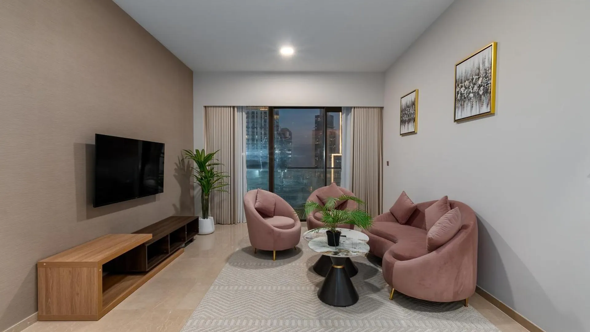 Neyazi Homes - Elegant 1Br Apartment In Grande, Downtown, Dubai 0*,  United Arab Emirates