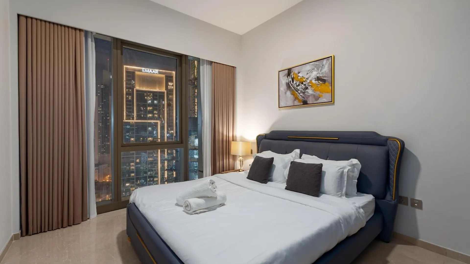 Neyazi Homes - Elegant 1Br Apartment In Grande, Downtown, Dubai