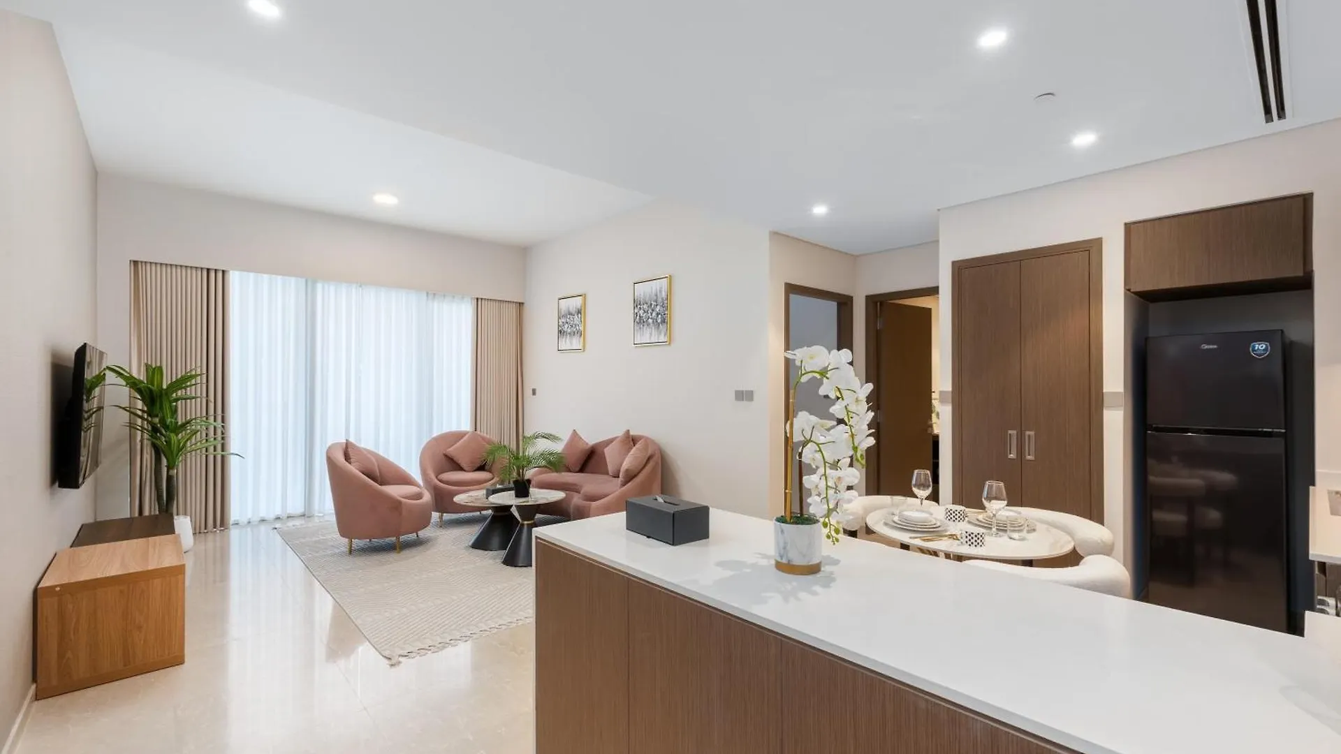Neyazi Homes - Elegant 1Br Apartment In Grande, Downtown, Dubai