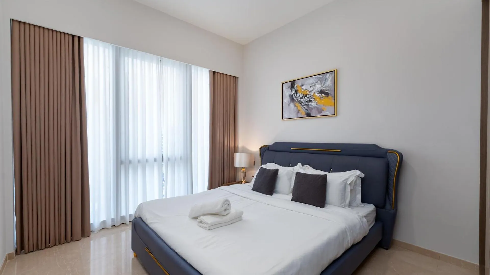 Neyazi Homes - Elegant 1Br Apartment In Grande, Downtown, Dubai