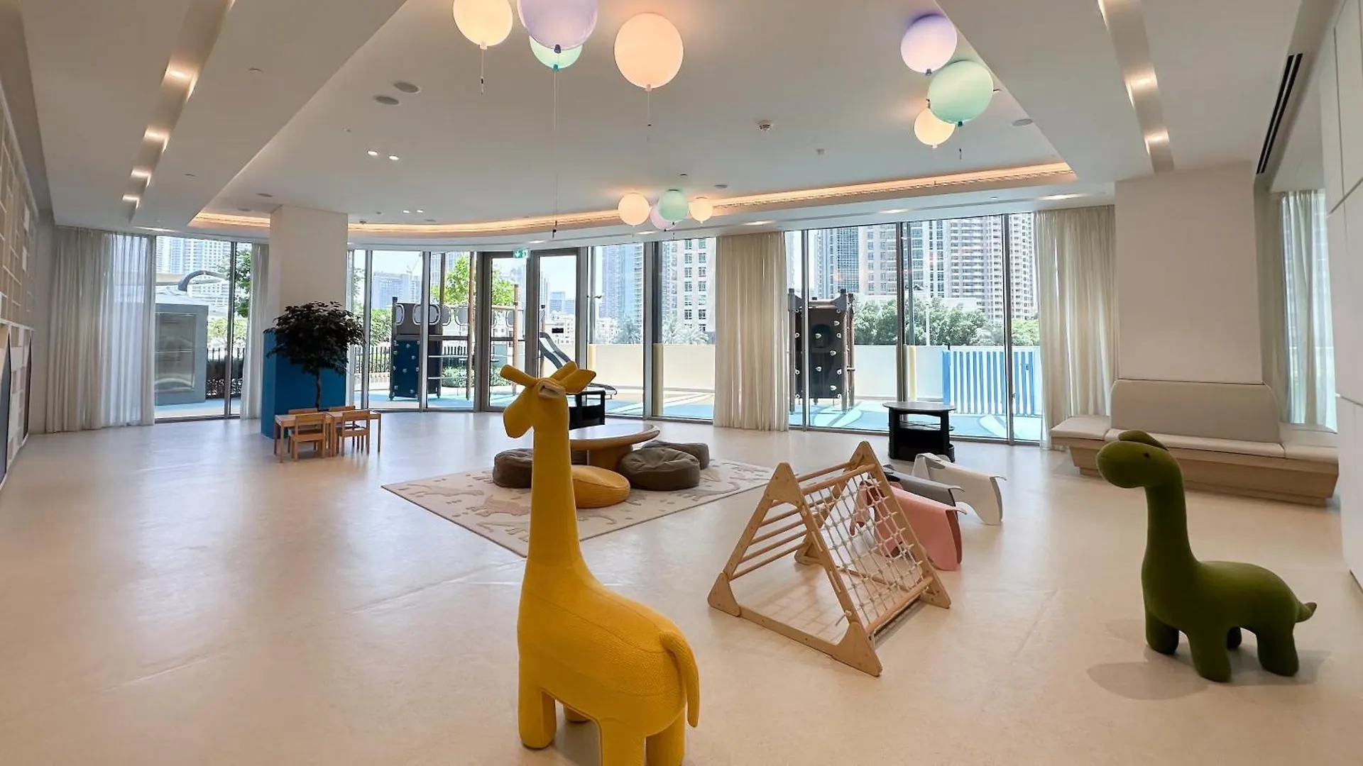 Neyazi Homes - Elegant 1Br Apartment In Grande, Downtown, Dubai United Arab Emirates