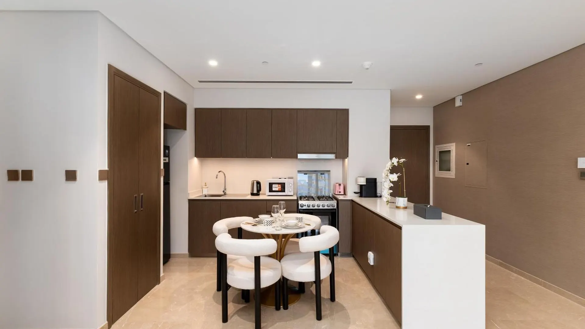 Neyazi Homes - Elegant 1Br Apartment In Grande, Downtown, Dubai 0*,  United Arab Emirates