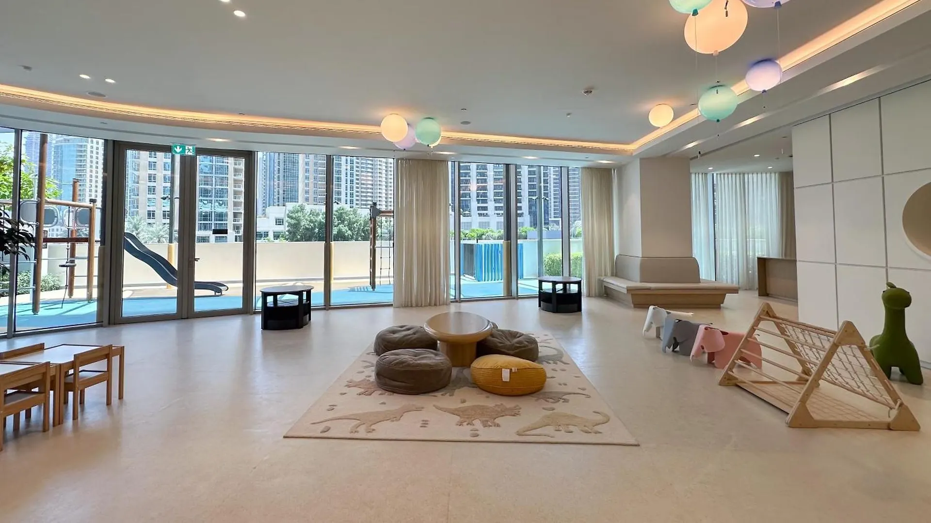 Neyazi Homes - Elegant 1Br Apartment In Grande, Downtown, Dubai